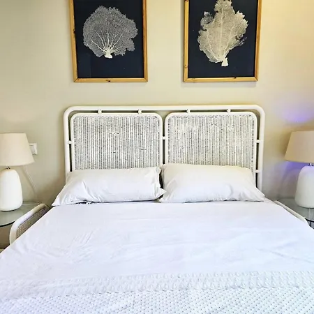 Luxury With Garden And Private Pool Pass The Keys *