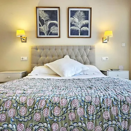 Luxury With Garden And Private Pool Pass The Keys